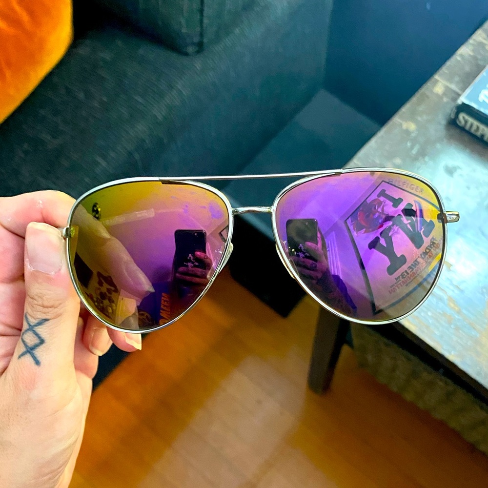 Tommy Hilfiger aviator sunglasses